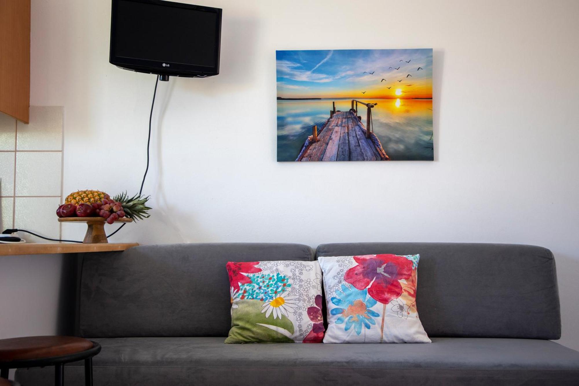 Stefanie Studios Aegina Luaran gambar